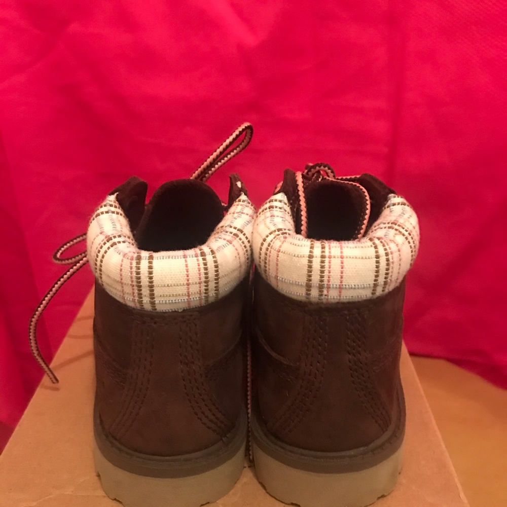 Boots - Picture 4 of 5